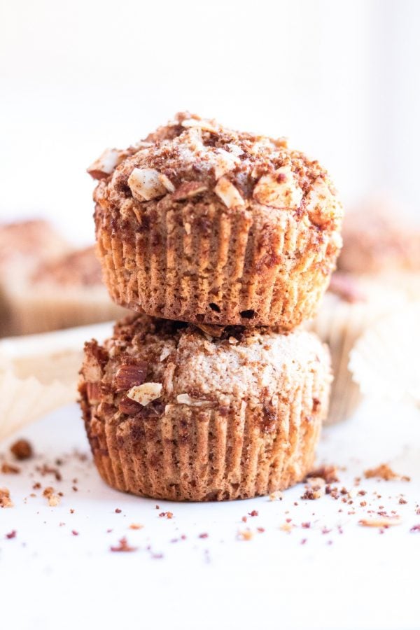 paleo cinnamon streusel muffins