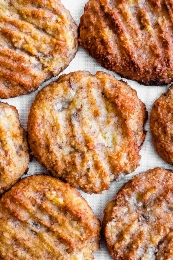 The Best Banana Bread Cookies (6 ingredients!)