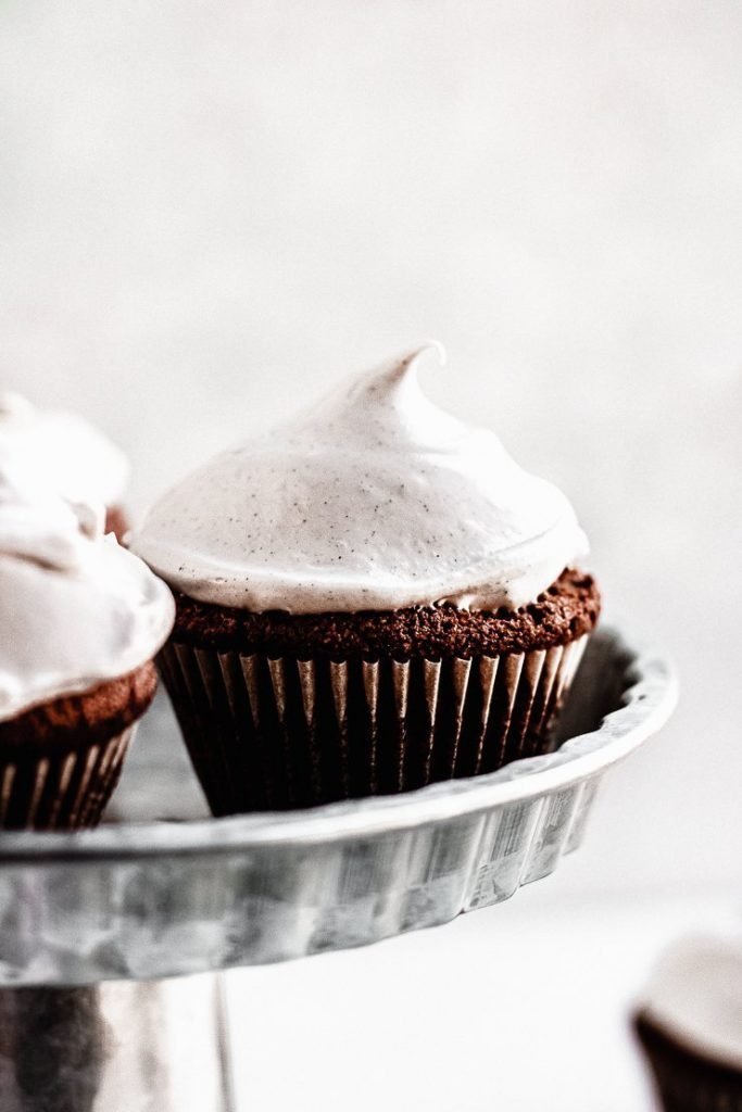 paleo gingerbread cupcakes